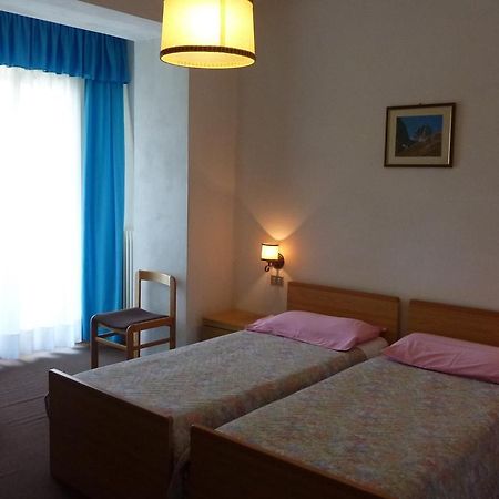 Hotel Terminus Levico Terme Exterior photo