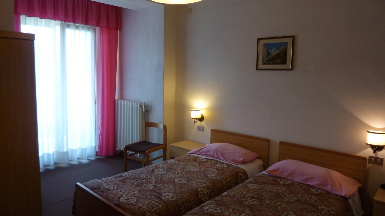 Hotel Terminus Levico Terme Exterior photo