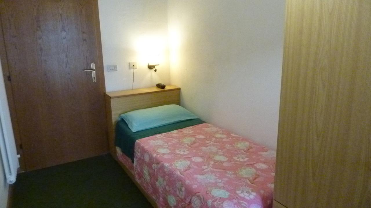 Hotel Terminus Levico Terme Exterior photo