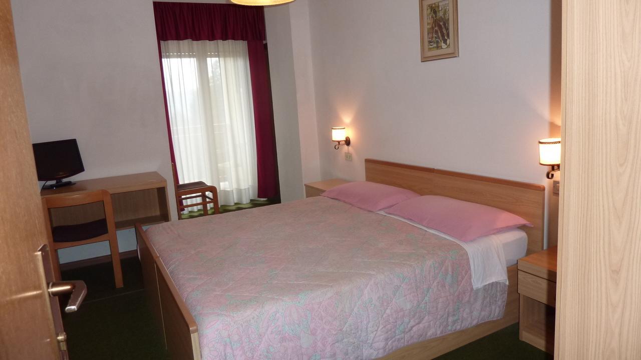 Hotel Terminus Levico Terme Exterior photo